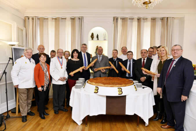 Assemblée Nationale : une manifestation de soutien à la candidature de la baguette à l’UNESCO