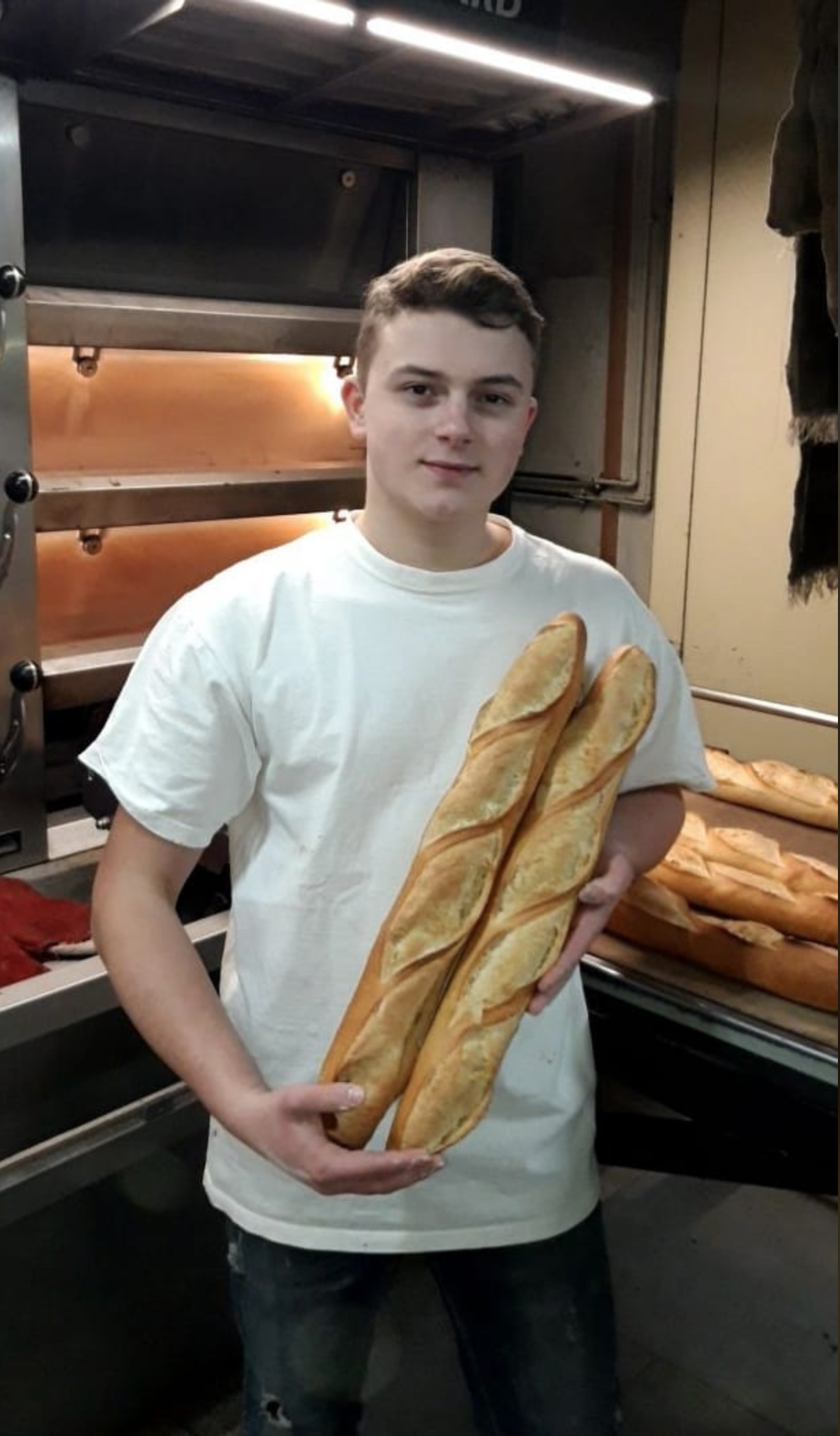 Bryan Jonniaux reprend la boulangerie de son village à 19 ans