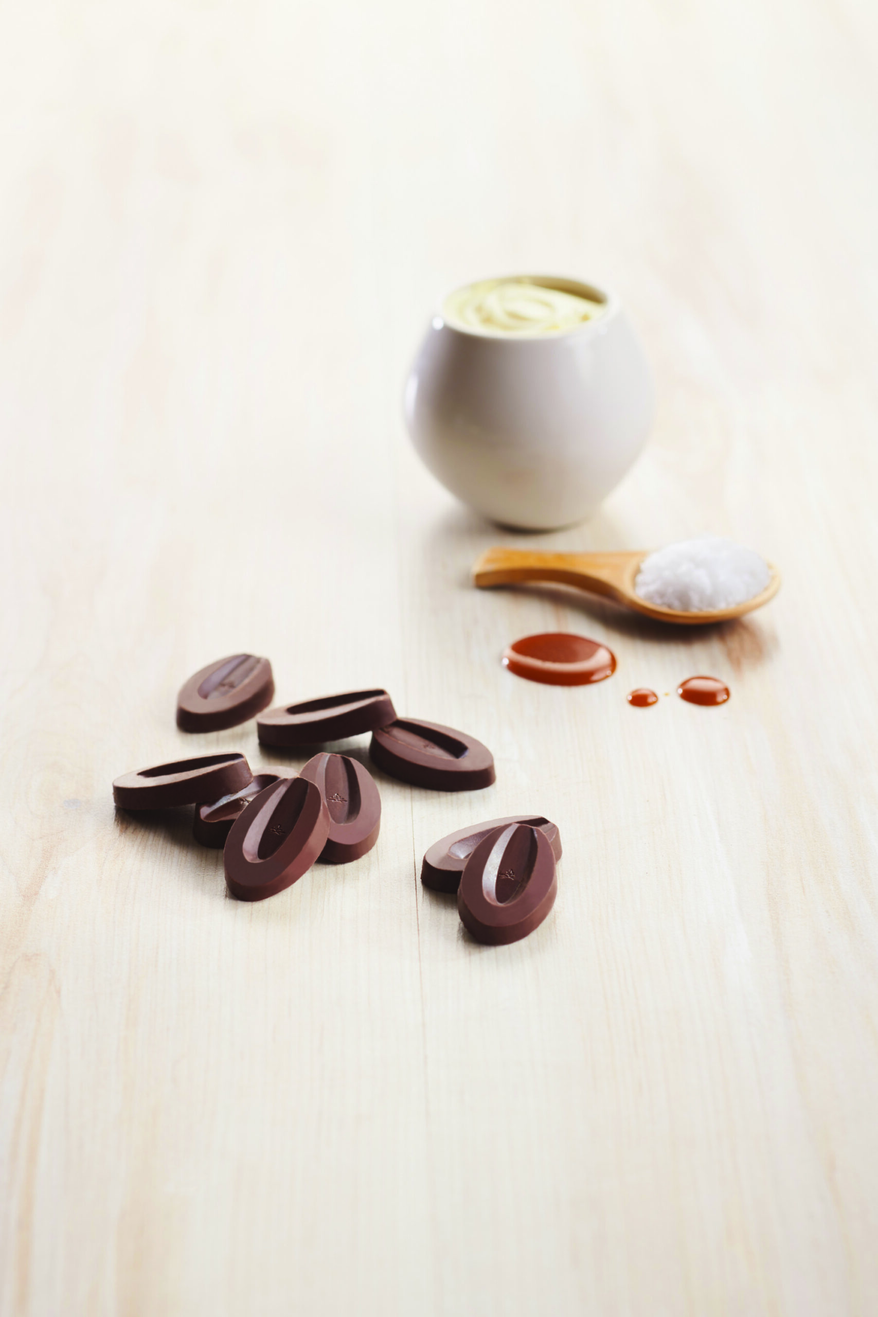 Valrhona crée le premier chocolat noir au caramel beurre demi-sel