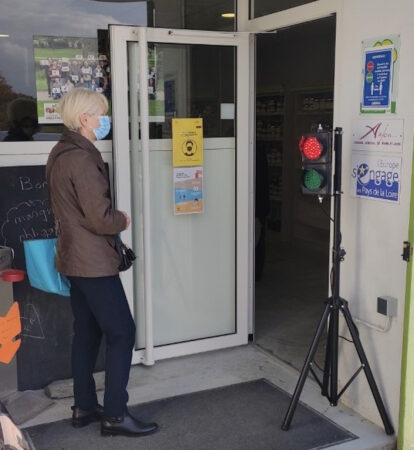 Un feu de signalisation pour les clients