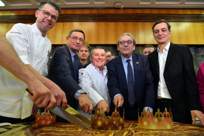 Sept à huit kilos de Frangipane pour une galette XXL à la Mairie de Strasbourg