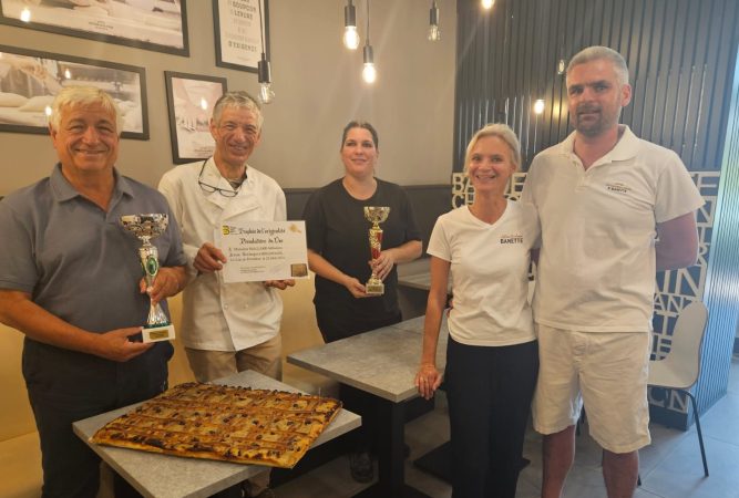 Var. L’une des meilleures et la plus originale des pissaladières revient à une jeune boulangère