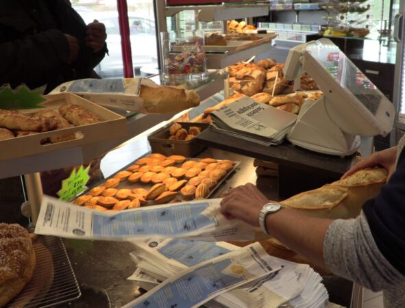 Les gendarmes font de la prévention sur les baguettes de pain
