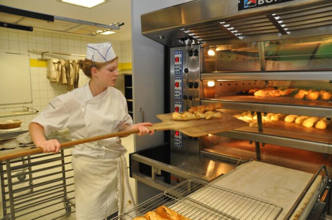 Contrat d’apprentissage : publication des décrets fixant ses nouvelles modalités