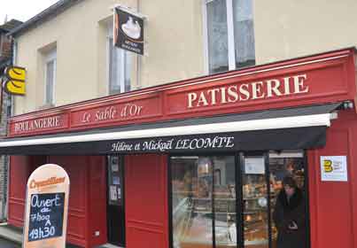 Enseigne Boulangerie : A Falaise les Boulangeries se repèrent comme les pharmacies